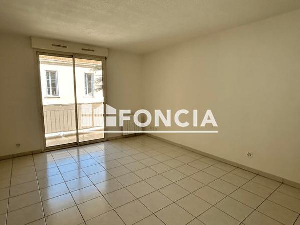 Location Studio 26.4 m² - 11 RUE LEON GAUTIER Hyeres 83400