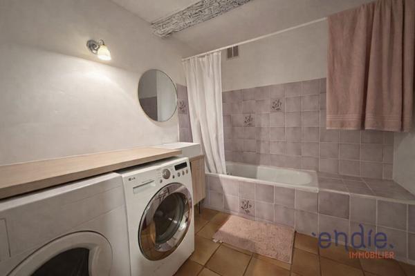 Maison de village 113 m2 - 3 chambres - Idéalement située au coeur du village.