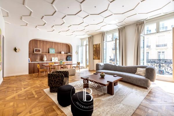 Paris 8ème, Appartement 3 Chambres -  156 m² à vendre