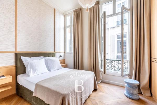 Paris 8ème, Appartement 3 Chambres -  156 m² à vendre