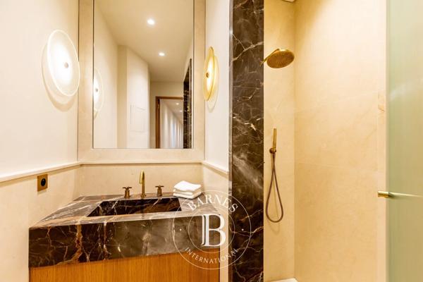 Paris 8ème, Appartement 3 Chambres -  156 m² à vendre