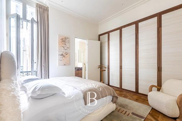Paris 8ème, Appartement 3 Chambres -  156 m² à vendre