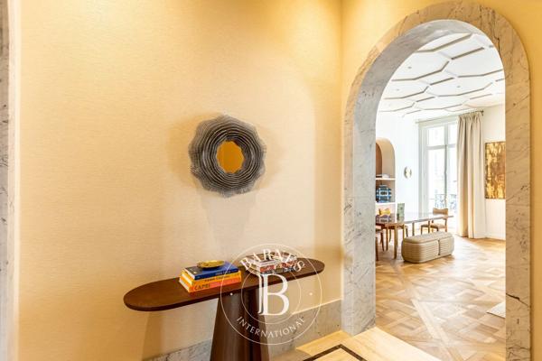 Paris 8ème, Appartement 3 Chambres -  156 m² à vendre