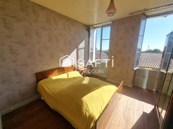 Maison à rénover avec cour fermée et puits – Beauvais-sur-Matha