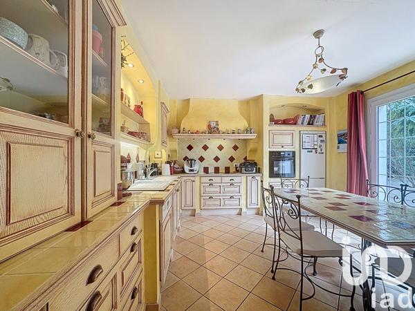 House for sale 6 rooms 180 m² Maraussan