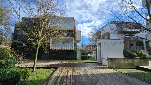 Appartement contemporain à vendre 3 pièces avec terrasse sur Pessac (33)