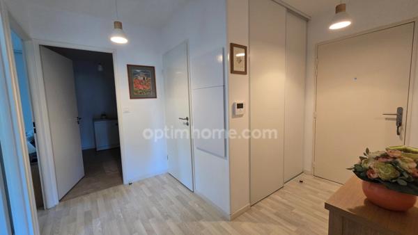 Appartement contemporain à vendre 3 pièces avec terrasse sur Pessac (33)