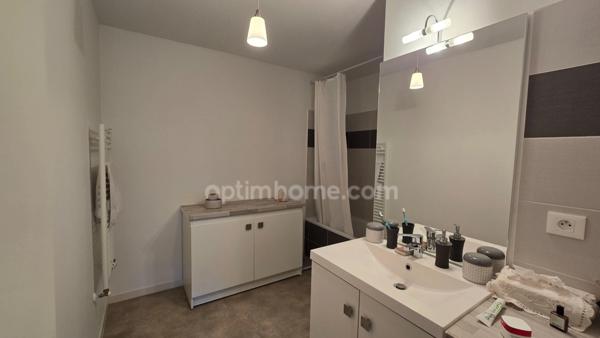 Appartement contemporain à vendre 3 pièces avec terrasse sur Pessac (33)