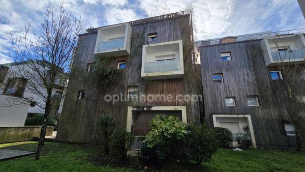 Appartement contemporain à vendre 3 pièces avec terrasse sur Pessac (33)