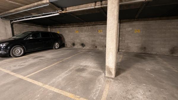 Vente / Garage / Parking à Paris (75018)