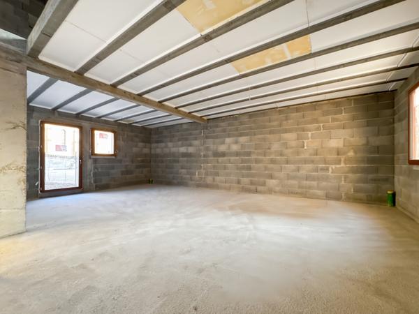 Sainte-Euphémie (01600) À Vendre : Rez de jardin neuf, Frais de Notaire réduits à finir d'Aménager – Proche Trévoux, Hyper-Centre Vill