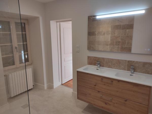 Maison à SAINT-JEAN-D'ANGELY, 17400 - 10 pièces 410m²