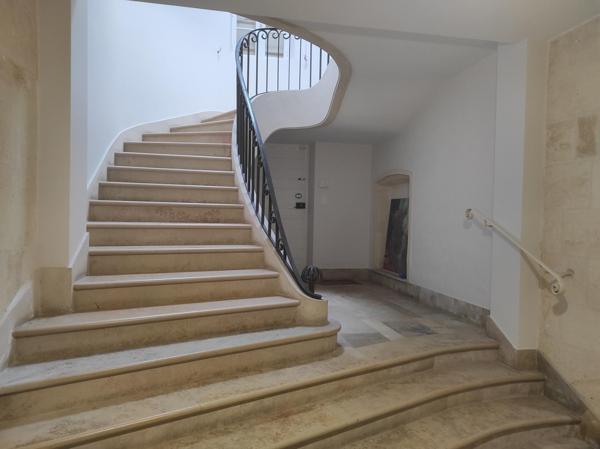 Maison à SAINT-JEAN-D'ANGELY, 17400 - 10 pièces 410m²