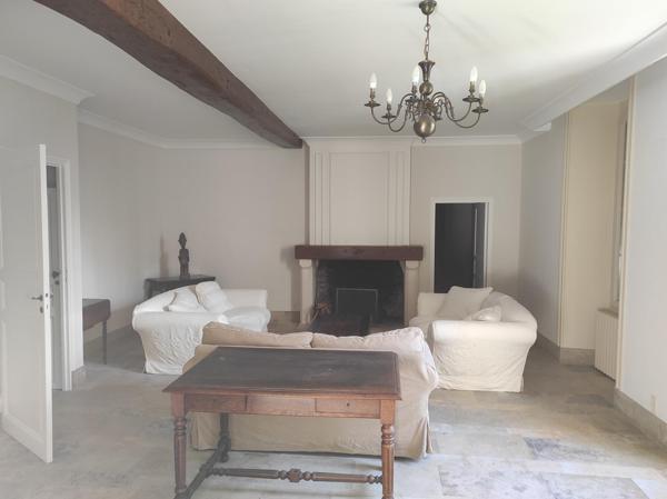 Maison à SAINT-JEAN-D'ANGELY, 17400 - 10 pièces 410m²