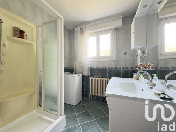 House for sale 5 rooms 127 m² Livry-sur-Seine