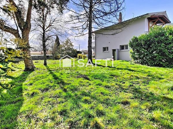 Maison rénovée de 133 m² avec espace indépendant et terrain constructible