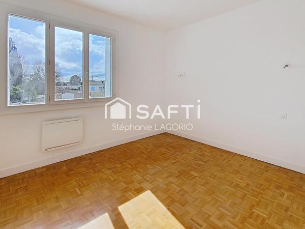 Maison rénovée de 133 m² avec espace indépendant et terrain constructible