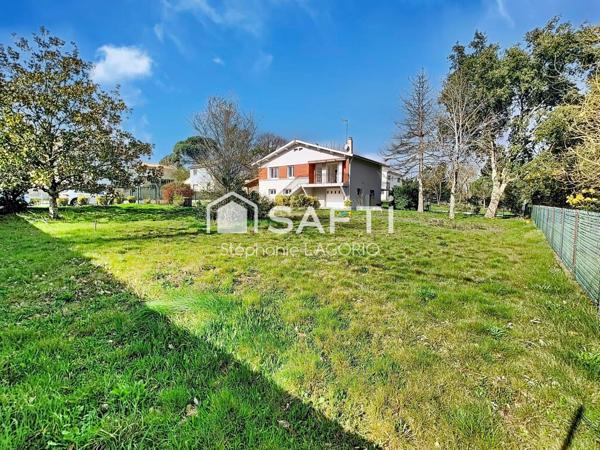 Maison rénovée de 133 m² avec espace indépendant et terrain constructible