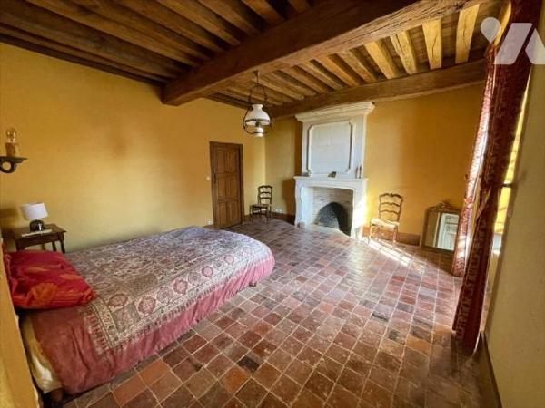 Un MANOIR du XVIIIème, patrimoine local.

En Normandie, dans un village aux portes du Pays d'au...
