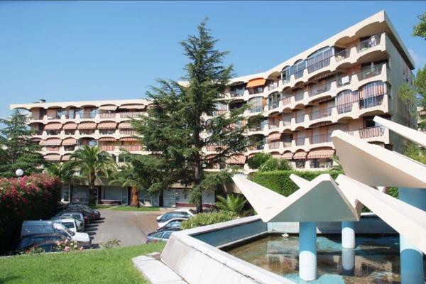 Parking extérieur à louer