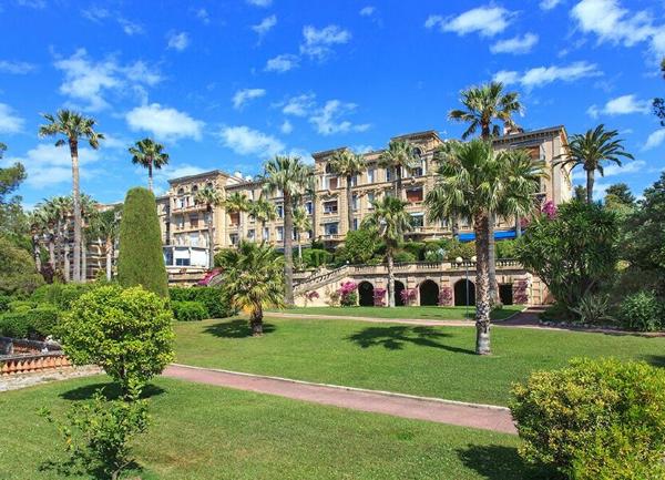 Appartement à vendre    5 pièces • 139 m2 Cannes