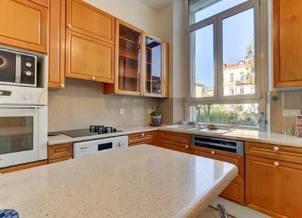 Appartement à vendre    5 pièces • 139 m2 Cannes