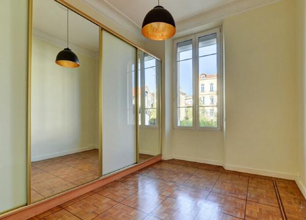 Appartement à vendre    5 pièces • 139 m2 Cannes