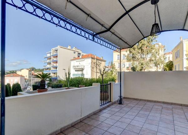 Appartement à vendre    5 pièces • 139 m2 Cannes