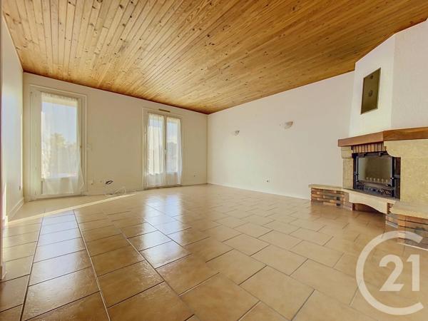 Maison à vendre  4 pièces - 92,84 m 2   TONNAY CHARENTE  - 17