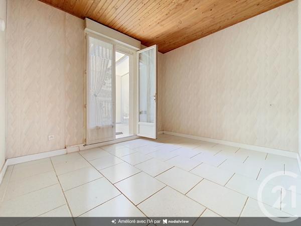 Maison à vendre  4 pièces - 92,84 m 2   TONNAY CHARENTE  - 17