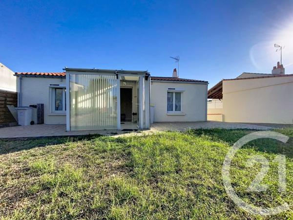 Maison à vendre  4 pièces - 92,84 m 2   TONNAY CHARENTE  - 17