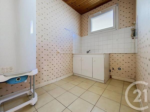 Maison à vendre  4 pièces - 92,84 m 2   TONNAY CHARENTE  - 17