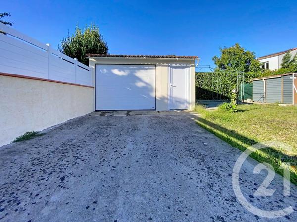 Maison à vendre  4 pièces - 92,84 m 2   TONNAY CHARENTE  - 17