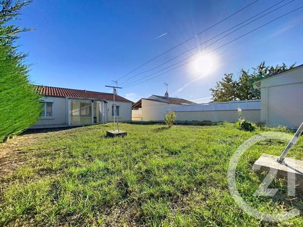 Maison à vendre  4 pièces - 92,84 m 2   TONNAY CHARENTE  - 17