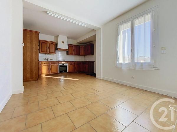 Maison à vendre  4 pièces - 92,84 m 2   TONNAY CHARENTE  - 17