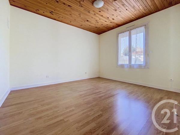 Maison à vendre  4 pièces - 92,84 m 2   TONNAY CHARENTE  - 17