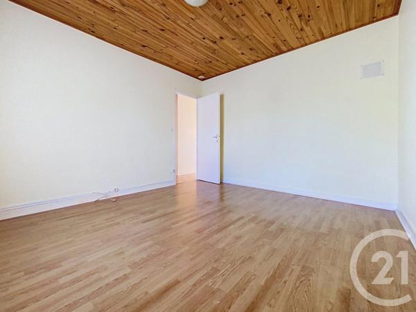 Maison à vendre  4 pièces - 92,84 m 2   TONNAY CHARENTE  - 17