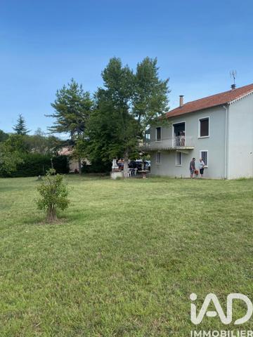 Maison à vendre 5 pièces 210 m² Saint-Julien-les-Rosiers