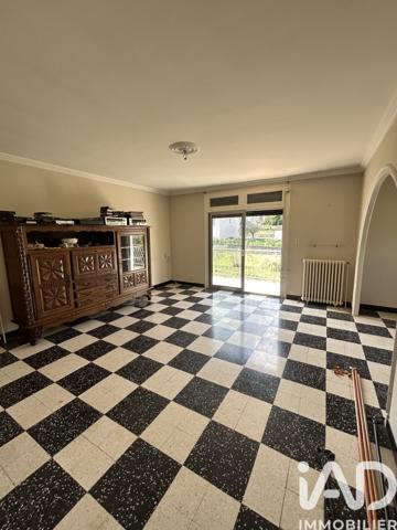 Maison à vendre 5 pièces 210 m² Saint-Julien-les-Rosiers