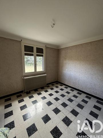 Maison à vendre 5 pièces 210 m² Saint-Julien-les-Rosiers
