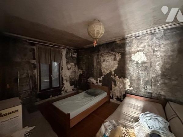 Maison de 4 pièces édifié sur un terrain de 203 m² (source du cadastre), des travaux de rénovat