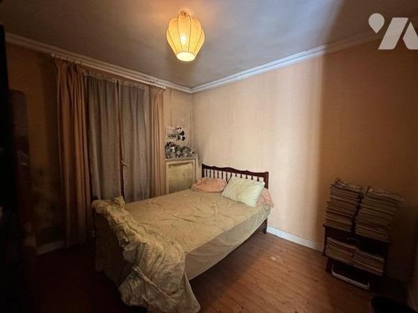 Maison de 4 pièces édifié sur un terrain de 203 m² (source du cadastre), des travaux de rénovat