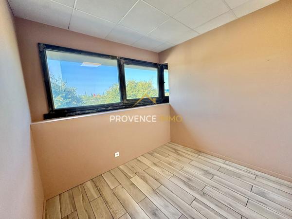 Salon-de-Provence (13300) Local 200m² secteur du FUTUR HOPITAL SALONAIS