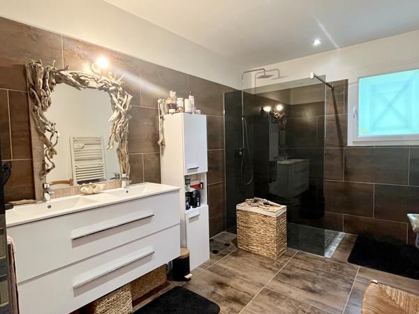 MODERNE ET DESIGN EN CAMPAGNE PLEIN SUD