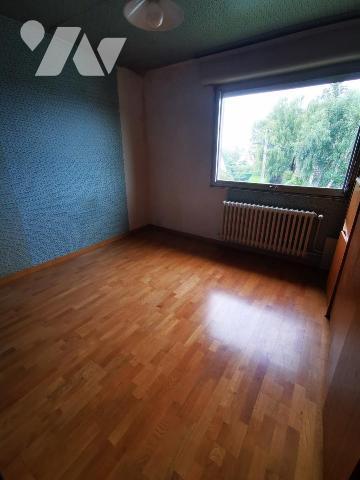 Maison semi-individuelle avec garage