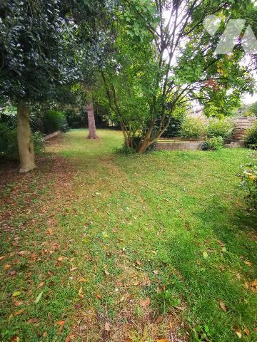 Maison semi-individuelle avec garage