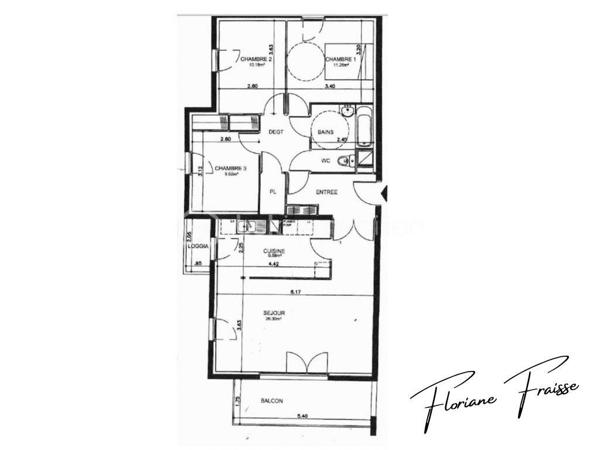 Situé dans un environnement calme et recherché de Meylan, Chemin des Sources, ce magnifique T4 de 84 m², saura vous séduire dès la première visite.

Dès l'entrée, vous découvrez une belle pièce de vie de 27 m², baignée de lumière, avec sa cuisine neuve et équipée (four, plaque de cuisson, hotte). Double exposition Sud/Ouest, avec une terrasse de 10m² et une loggia attenante qui complète ce bien en offrant un rangement supplémentaire très appréciable.

L'espace nuit, parfaitement séparé, comprend trois chambres, une salle de bains, des toilettes indépendantes ainsi qu'un espace de rangement, offrant un confort optimal pour toute la famille.

Construite en 2009, la résidence est équipée d'un ascenseur et bénéficie d'un environnement verdoyant à proximité immédiate des écoles, des commerces, des transports en commun et des principaux axes routiers.

- Les points forts qui font la différence :

✔️ Grande pièce de vie lumineuse 
✔️ Cuisine neuve équipée
✔️ Double exposition Sud / Ouest 
✔️ Terrasse de 10m² et Loggia 
✔️ 3 chambres idéales pour une famille ou le télétravail
✔️ Nombreux rangements
✔️ Résidence récente avec ascenseur
✔️ Place de parking privative incluse
✔️ Chauffage et eau chaude compris dans les charges

En complément, vous pourrez acquérir un grand garage fermé de 30,20m² en sous-sol pour 20 000 €, un véritable atout pour stationner, bricoler ou bénéficier d'un important espace de stockage.