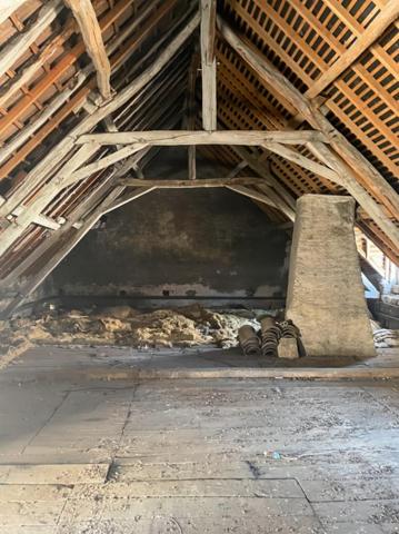 Maison de village à fort potentiel  133 m² + combles aménageables  Proche Saint-Amand-Montrond