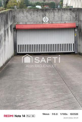 GARAGE 13 M2 - Proche TRAM T4 VIVIANI