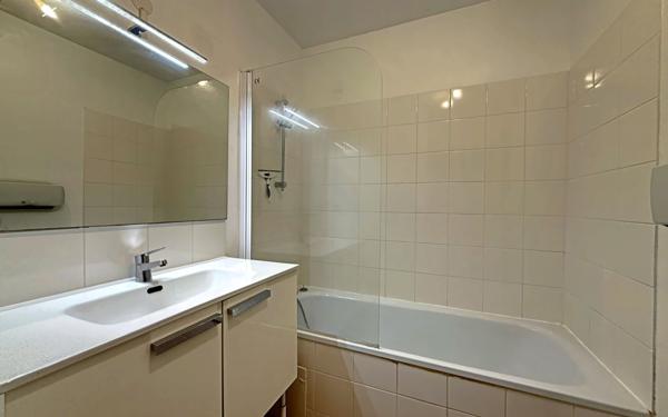 Appartement à vendre    3 pièces • 67,19 m2 Marseille 9